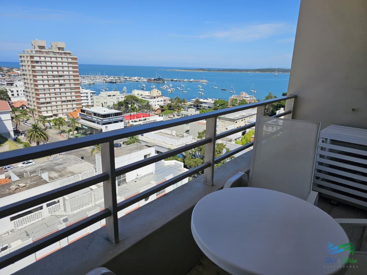 APARTAMENTO 2 DORMITORIOS, VISTA AL PUERTO DE PUNTA DEL ESTE, PENÍNSULA