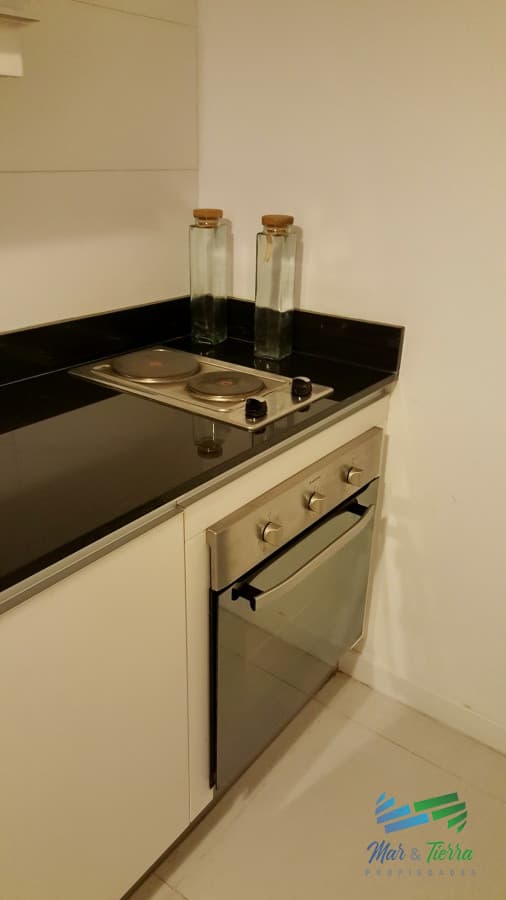 Apartamento en edificio con excelentes servicios en venta, zona Roosevelt, Punta del Este