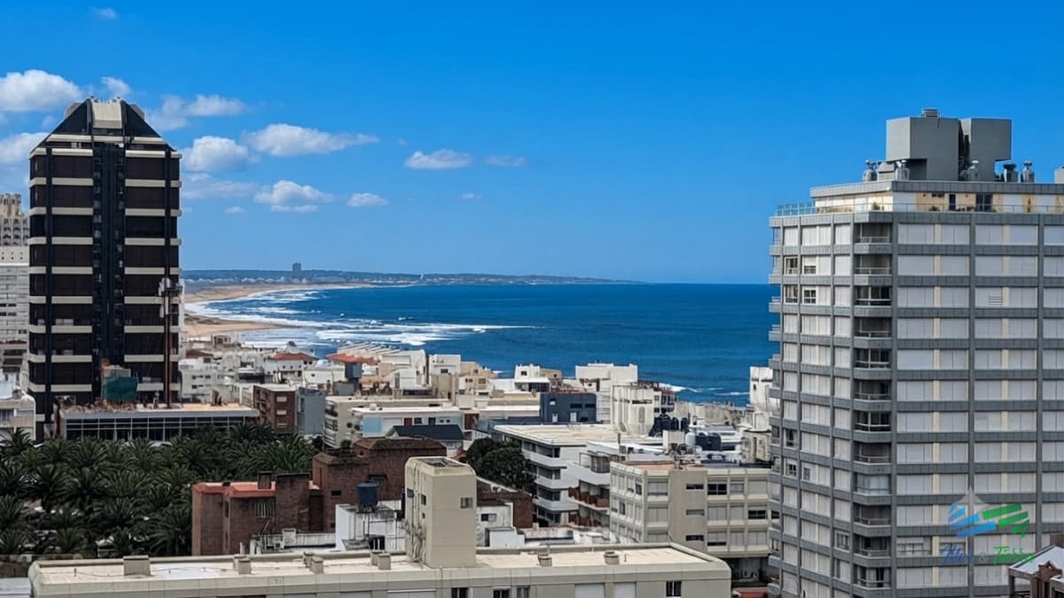 En venta apartamento 2 dormitorios con vista al mar y puerto, Peninsula, Punta del Este