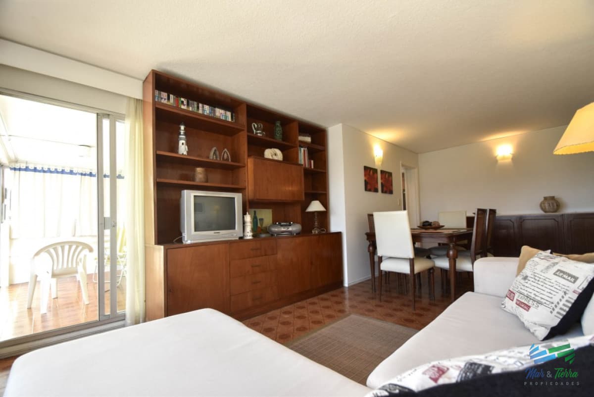 Apartamento de 2 dormitorios ,Punta del Este