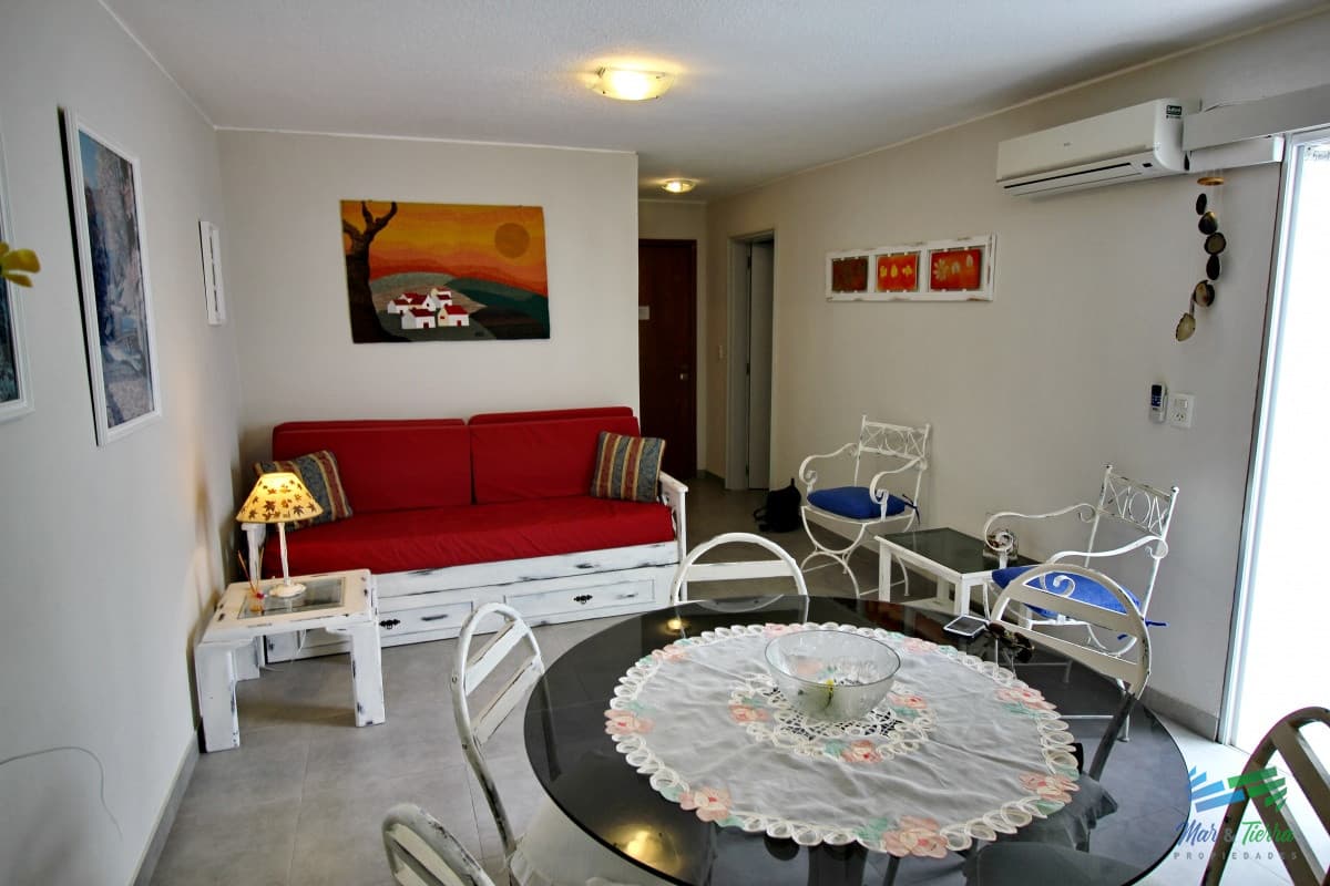 En  alquiler y venta. .muy lindo apto en el corazón de la Península