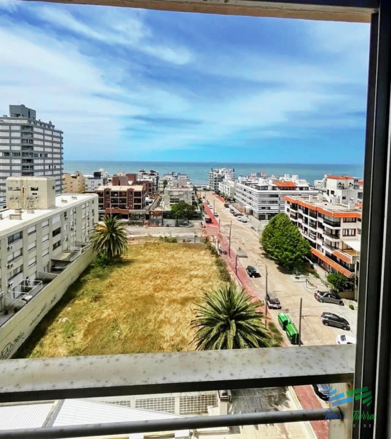 Venta de apartamento 2 y medio dormitorios en la península Punta del este