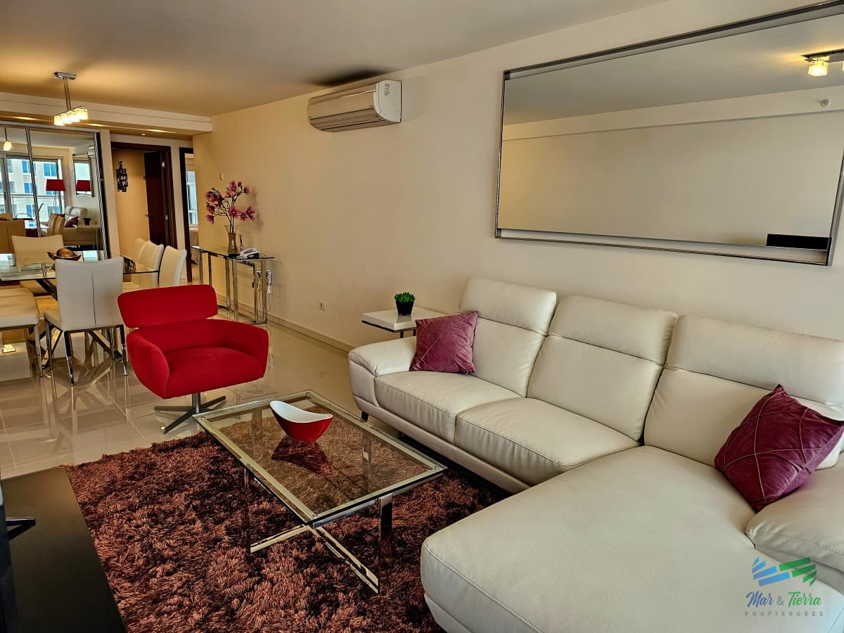 Apartamento disponible verano 2025, dos dormitorios, con servicios, Brava, Punta del este.