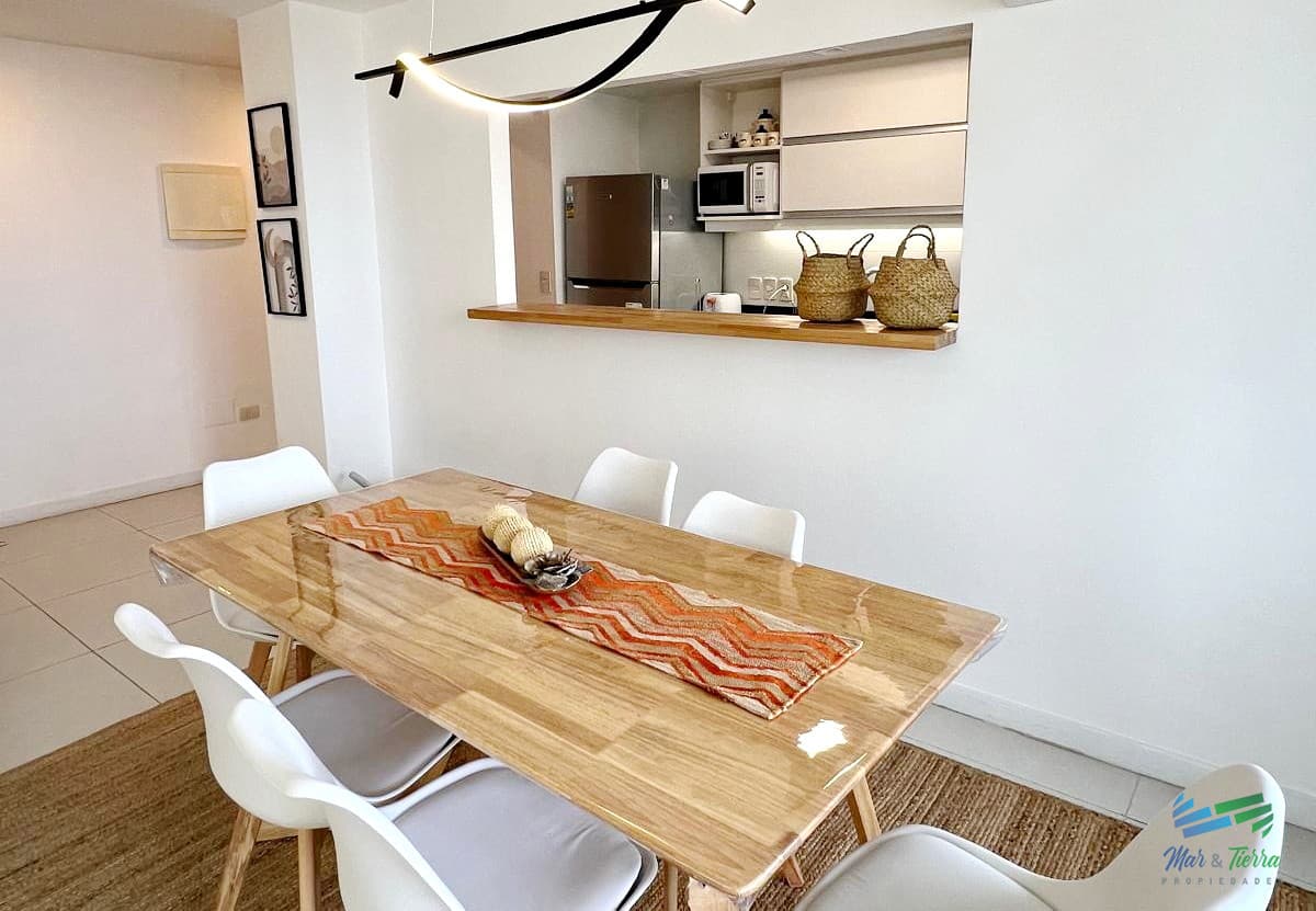 APARTAMENTO DOS DORMITORIOS, MODERNO, ALQUILER INVERNAL, SOBRE AV. ROOSEVELT, PUNTA DEL ESTE.