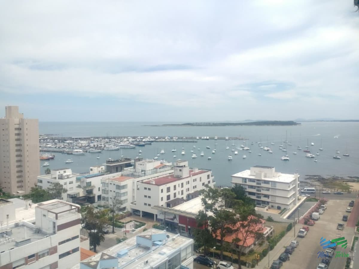 Monoambiente con vista al mar!