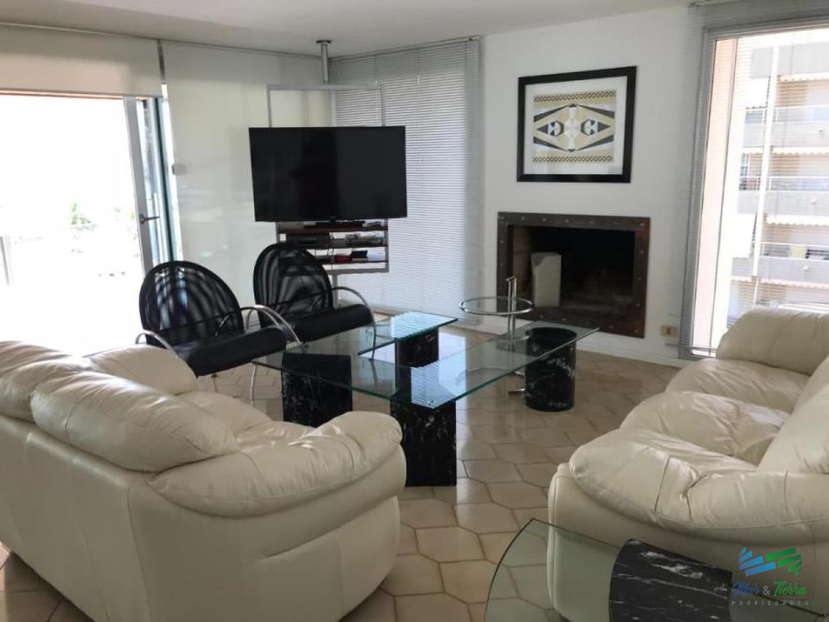 Vendo apartamento 4 dormitorios frente al puerto, con la mejor vista, Peninsula, Punta del Este.
