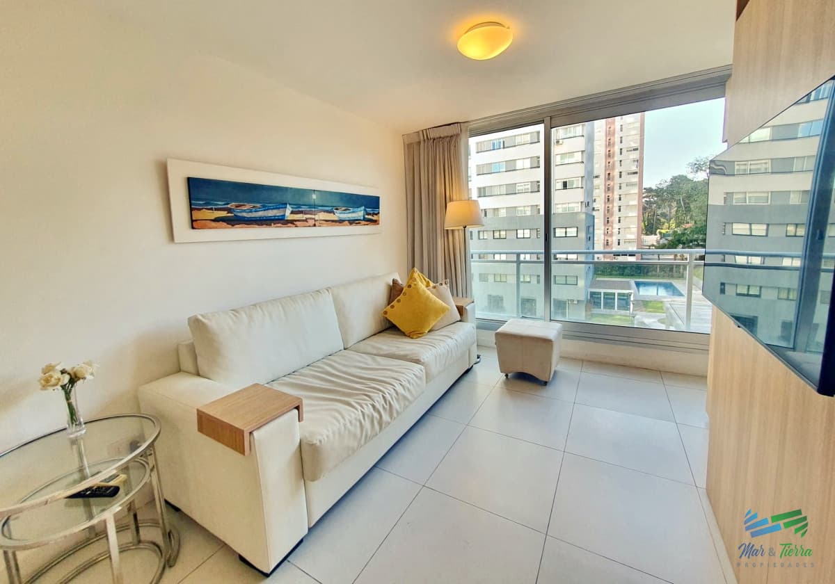 APARTAMENTO 1 DORMITORIO EN ALQUILER, CON SERVICIOS, AV.ROOSEVELT, PUNTA DEL ESTE