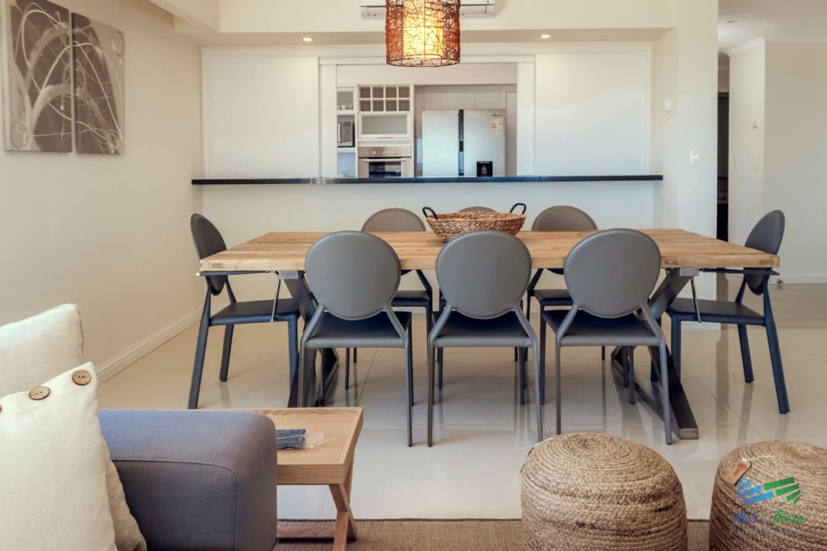 VENTA de Pent Huse sobre playa Mansa de 4 suites con todos los servicios