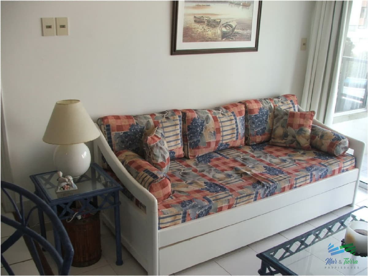 Apartamento en Brava, 1 dormitorios *
