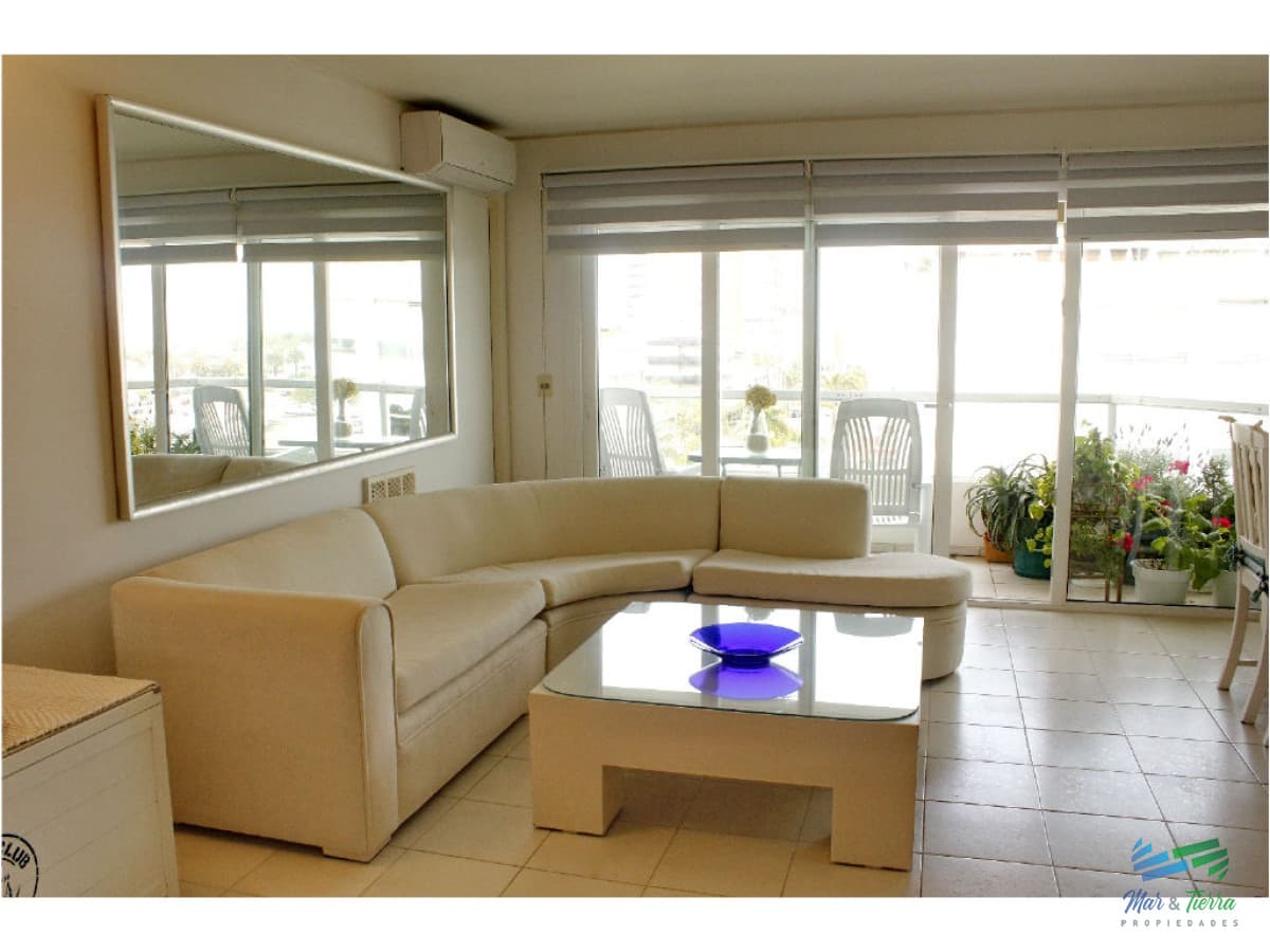 Apartamento en Peninsula, 2 dormitorios *