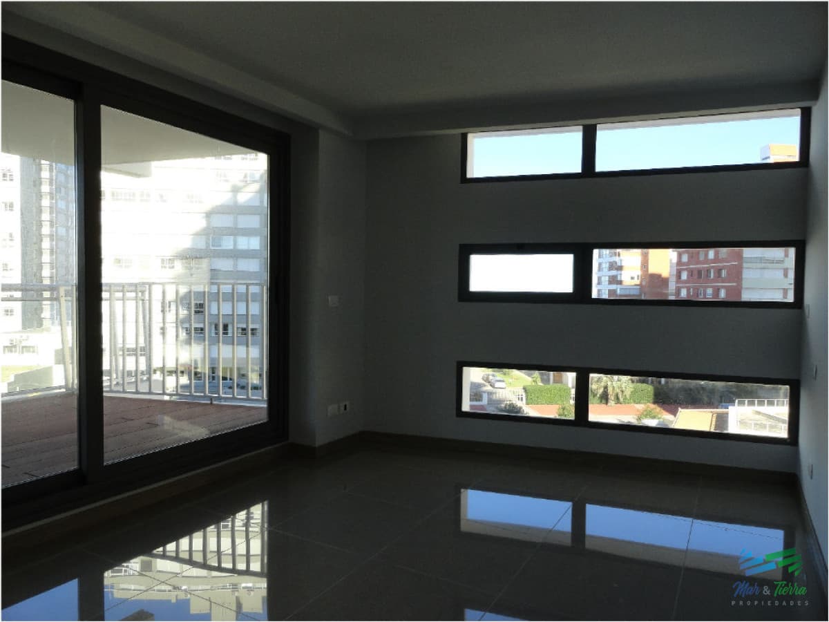 Apartamento en Brava, 2 dormitorios *