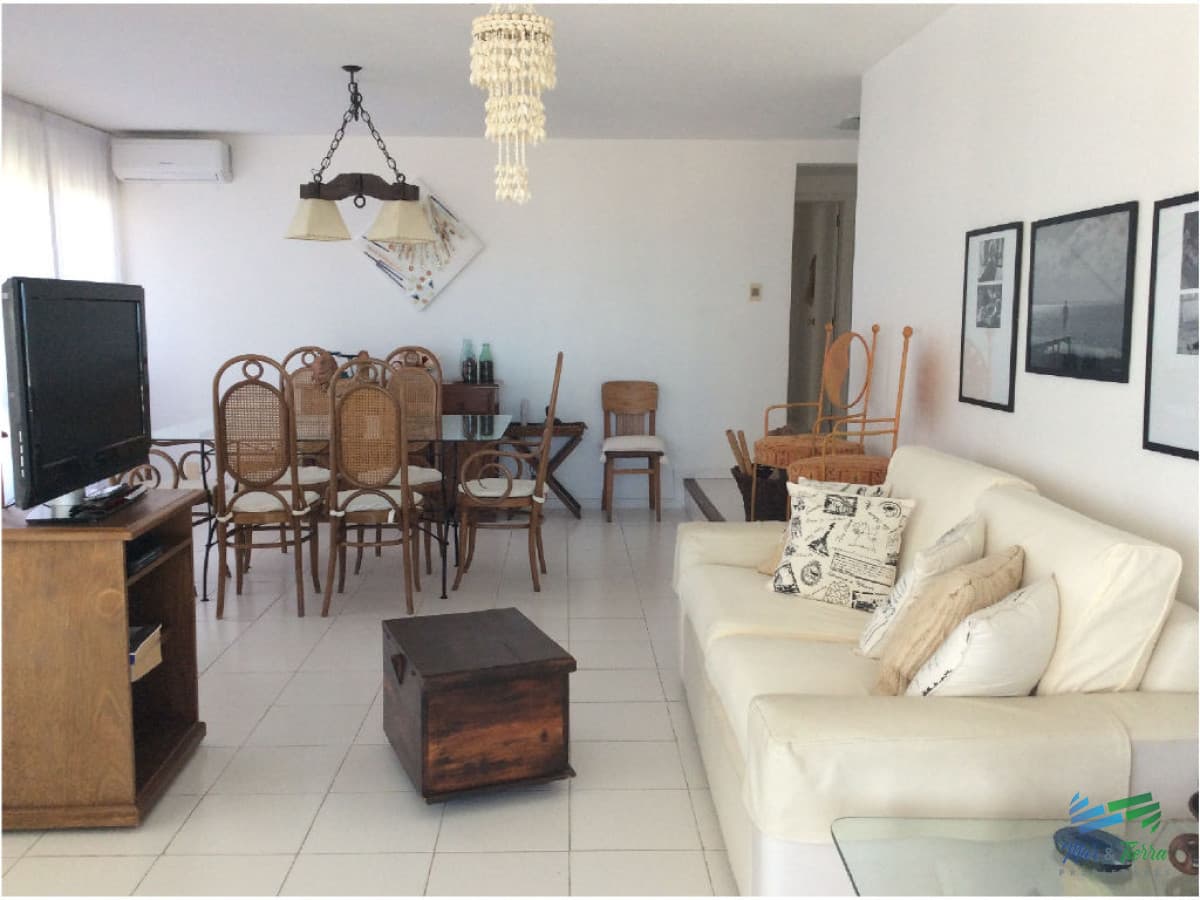 Apartamento en Brava, 2 dormitorios *