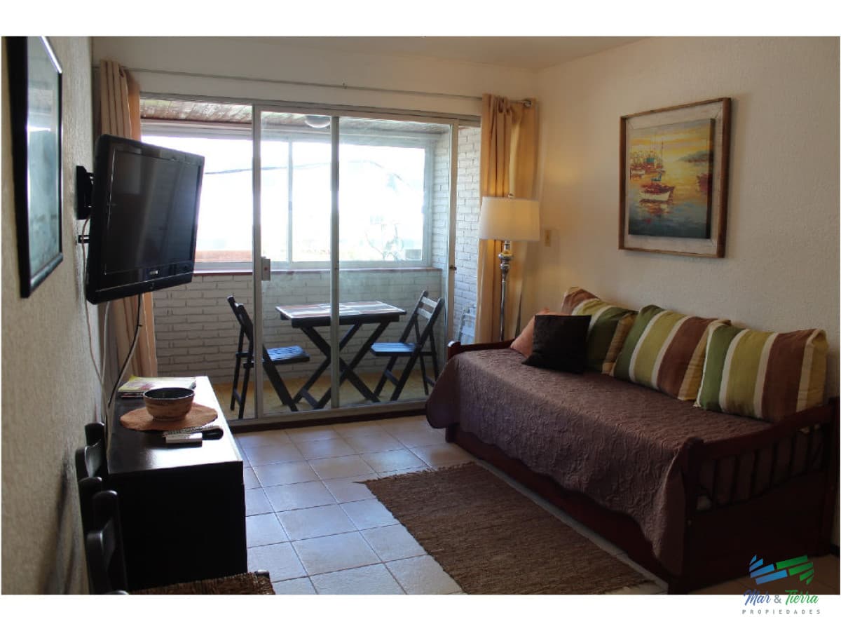 Apartamento en Alquiler y Venta en Península- Punta del Este