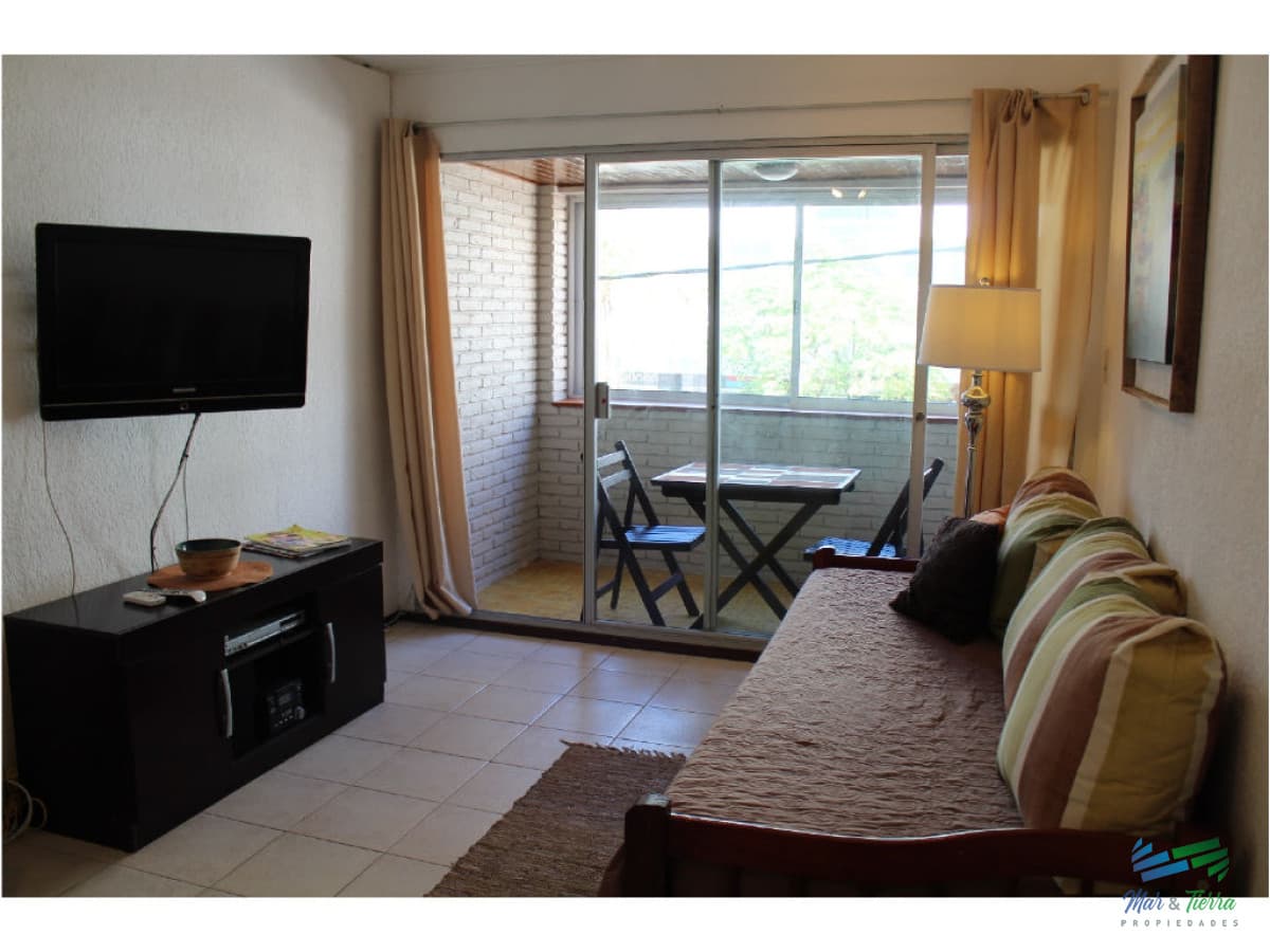 Apartamento en Alquiler y Venta en Península- Punta del Este