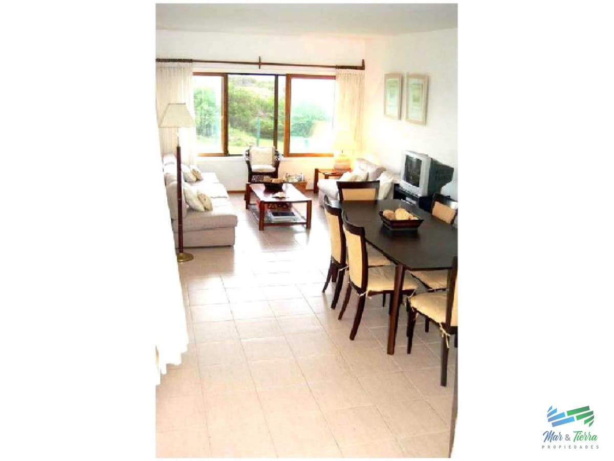 MUY LINDO APARTAMENTO EN UNA DE LAS ZONAS MAS TRANQUILAS DE PUNTA DEL ESTE! PRIMERA LINEA.