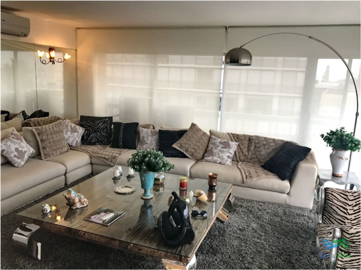 En venta y alquiler.. Apartamento en Península excelentes vistas al mar y Puerto- Punta del Este