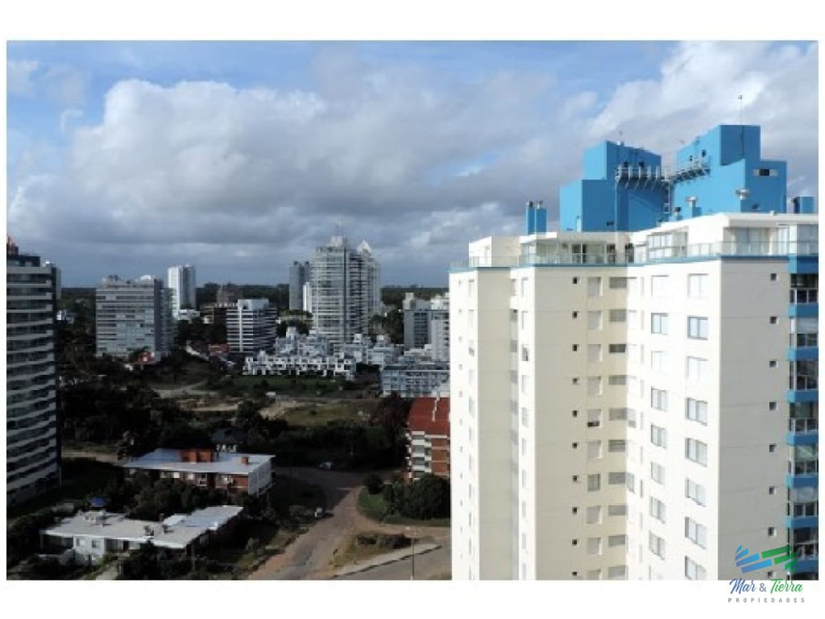Apartamento en Brava, 2 dormitorios *