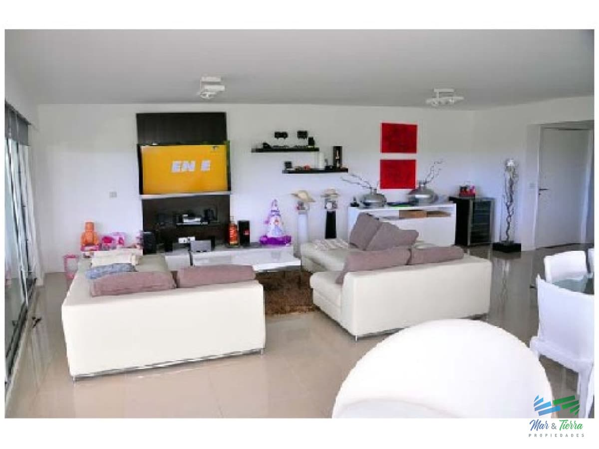 Vendo apartamento 3 dormitorios, primera línea playa brava, Punta del Este