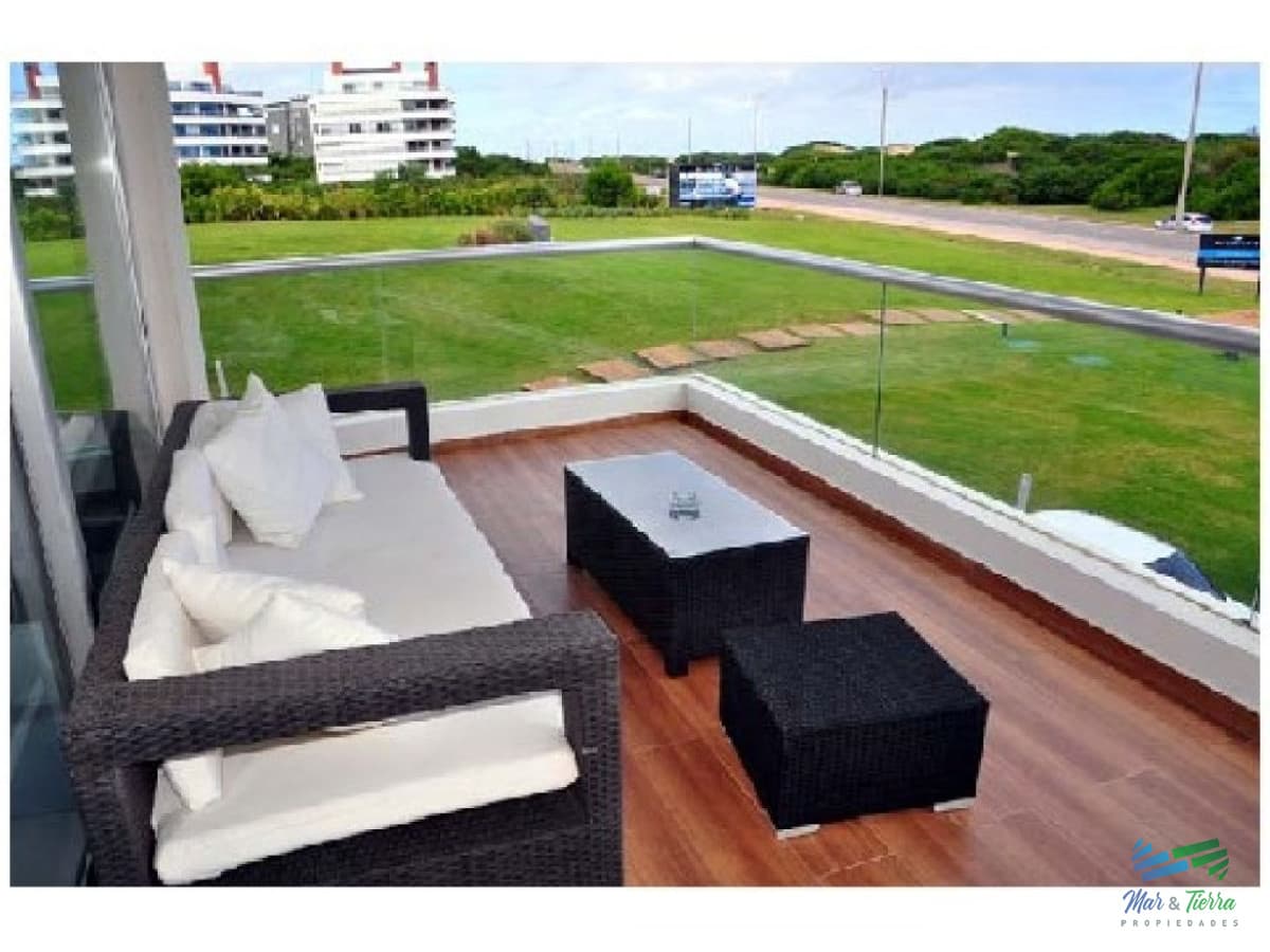 Vendo apartamento 3 dormitorios, primera línea playa brava, Punta del Este