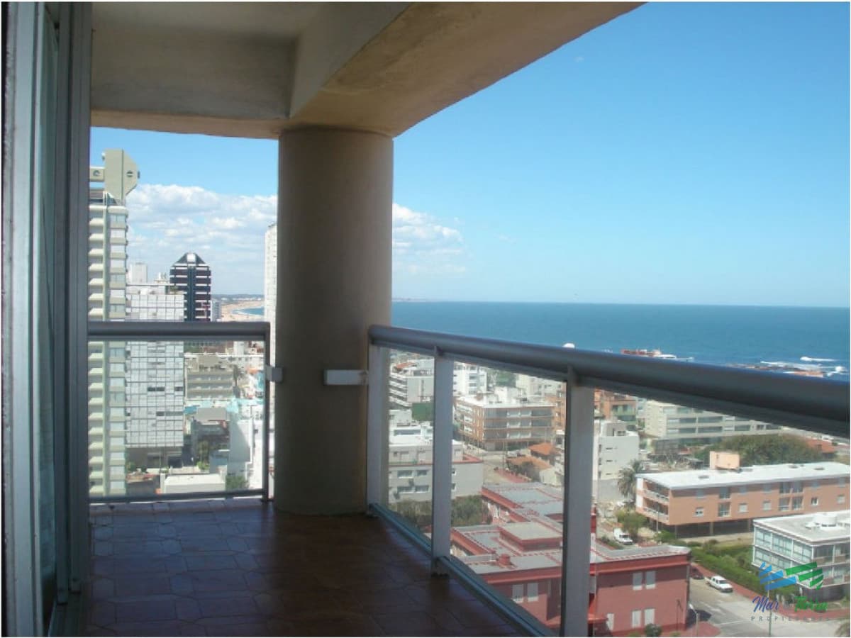Apartamento en venta en Península, piso alto con vista al mar!!!