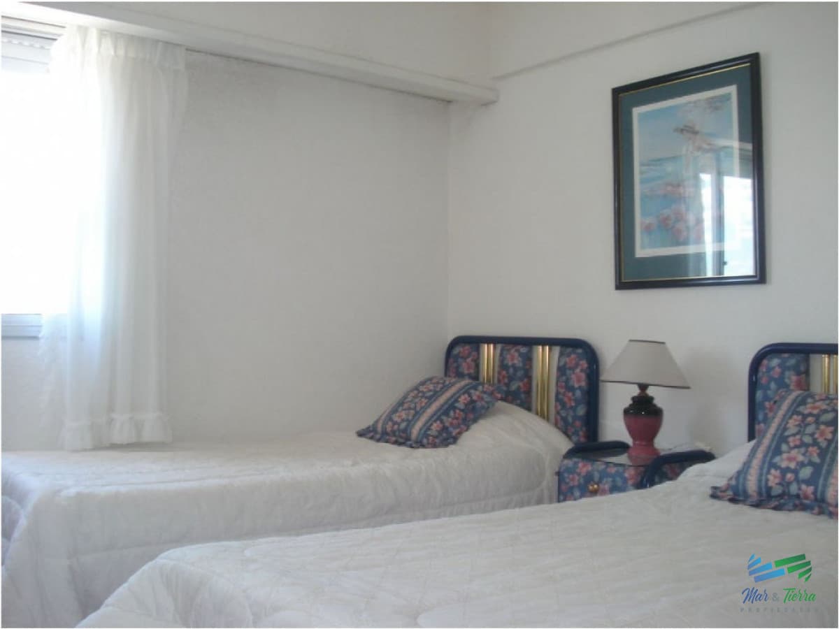 Apartamento en venta en Península, piso alto con vista al mar!!!