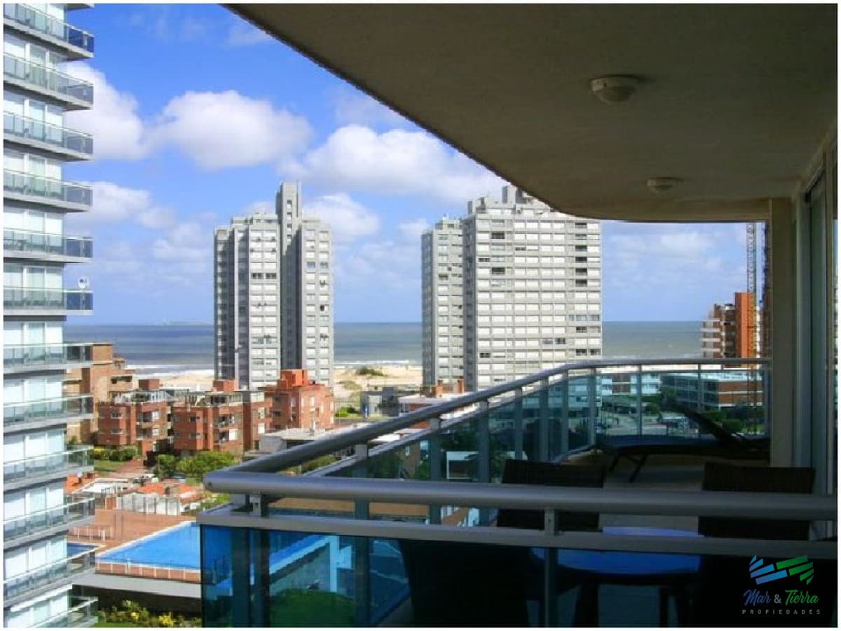 Apartamento en Brava, 2 dormitorios *