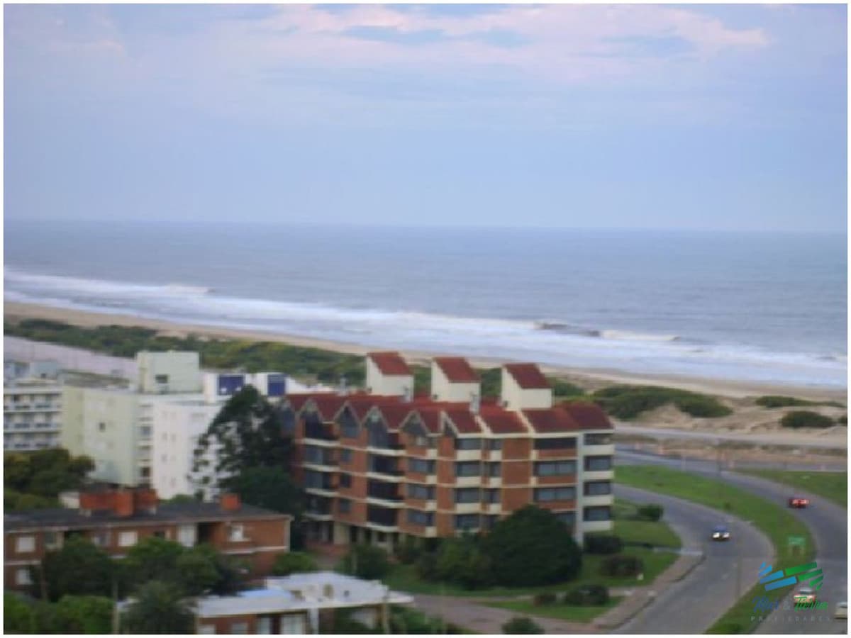 Apartamento en Brava, 2 dormitorios *