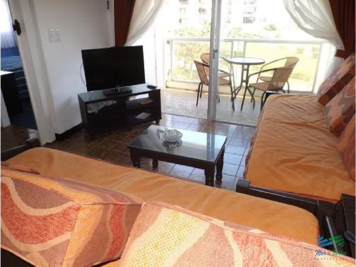 Apartamento en Brava, 2 dormitorios *