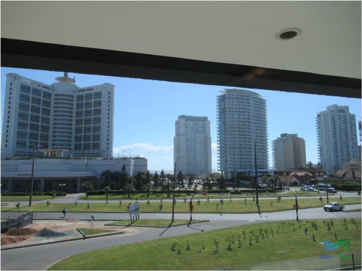 Apartamento de 3 dormitorios con excelente vista ,Punta del Este
