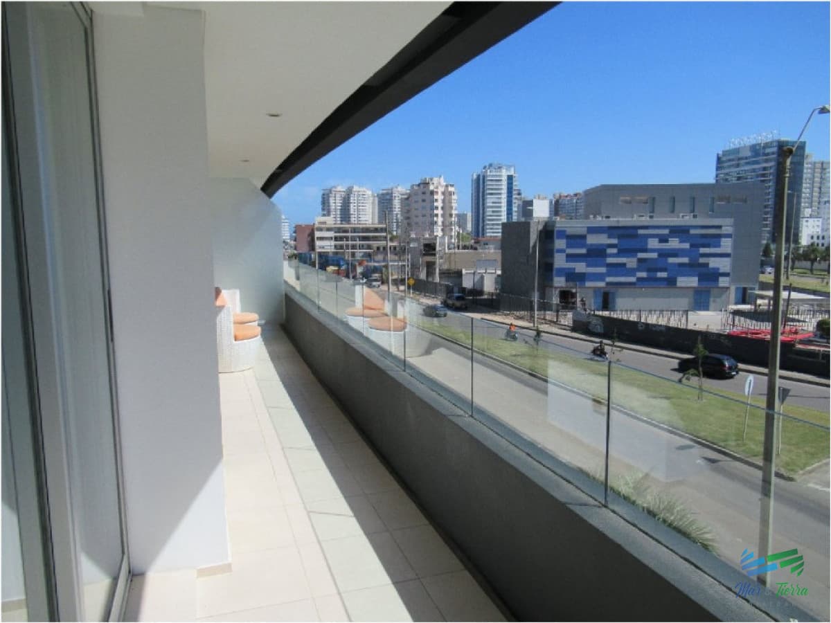 Apartamento de 3 dormitorios con excelente vista ,Punta del Este