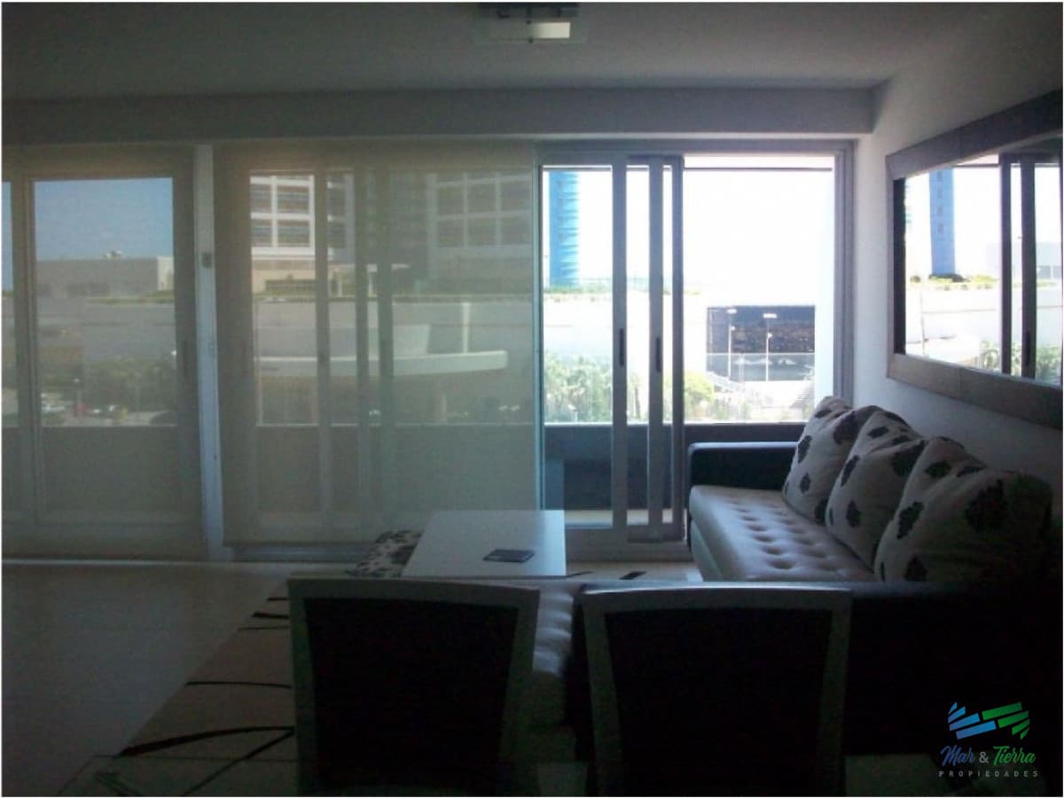 Apartamento de 2 dormitorios con vista al mar ,Punta del Este