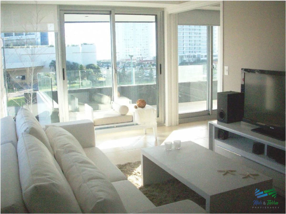 Apartamento de 2 dormitorios con excelente vista,Punta del Este