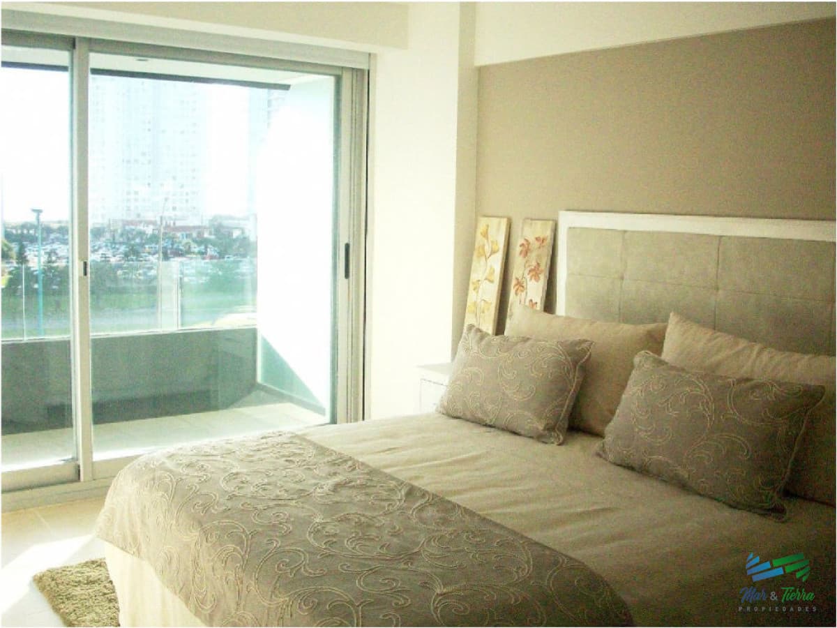 Apartamento de 2 dormitorios con excelente vista,Punta del Este