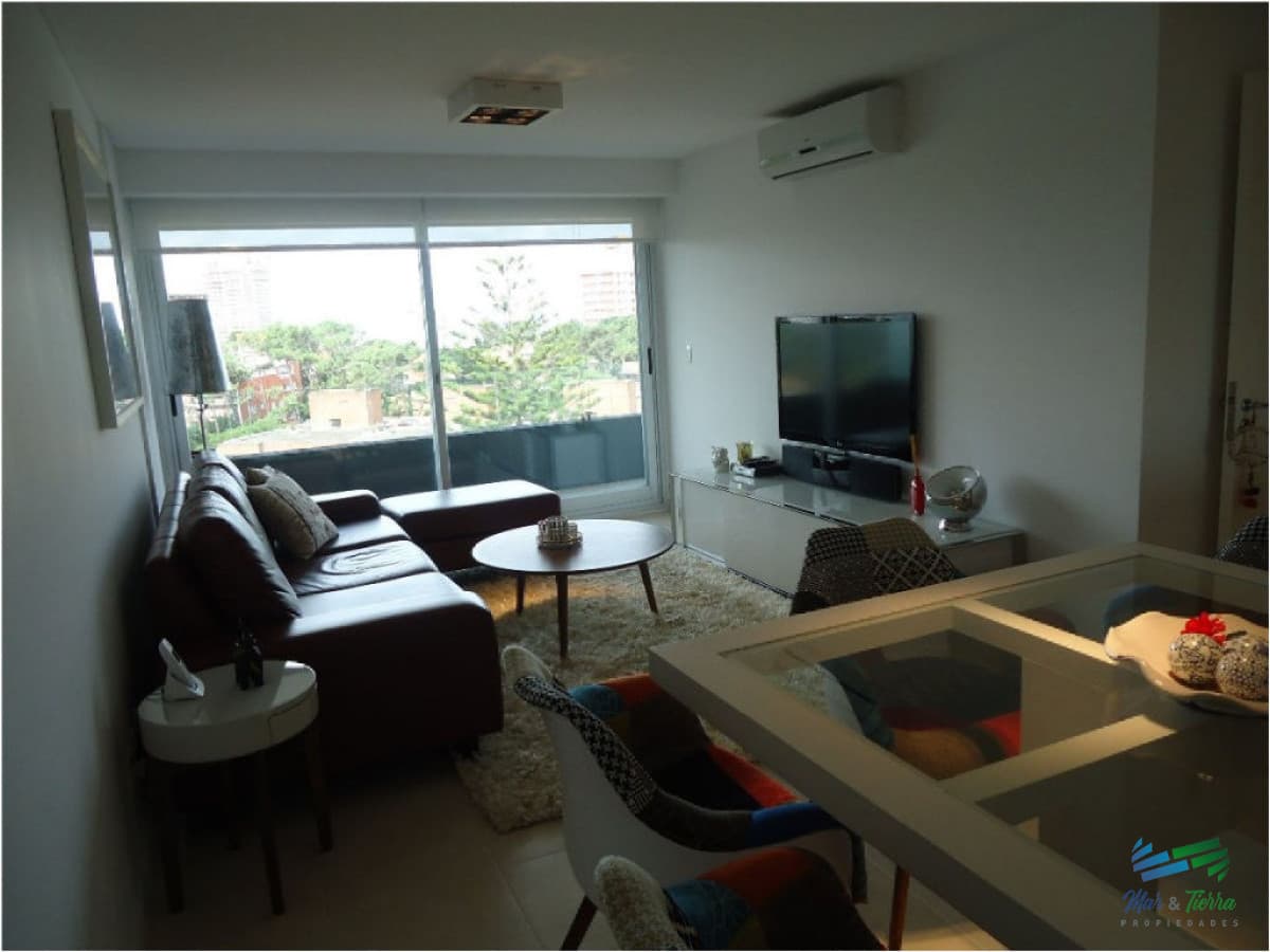 Apartamento de 2 dormitorios ,Punta del Este