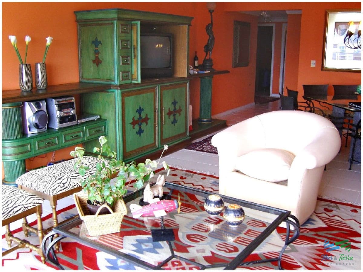Apartamento en Brava, 3 dormitorios *