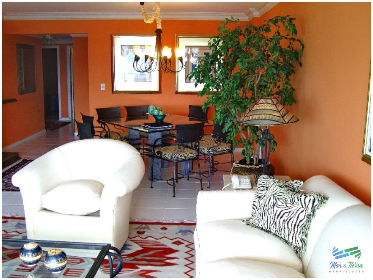 Apartamento en Brava, 3 dormitorios *