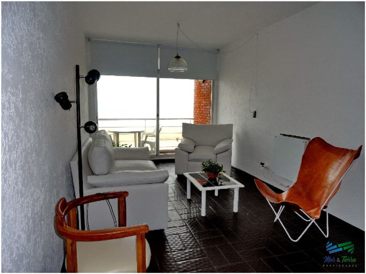 Apartamento en Brava, 2 dormitorios *