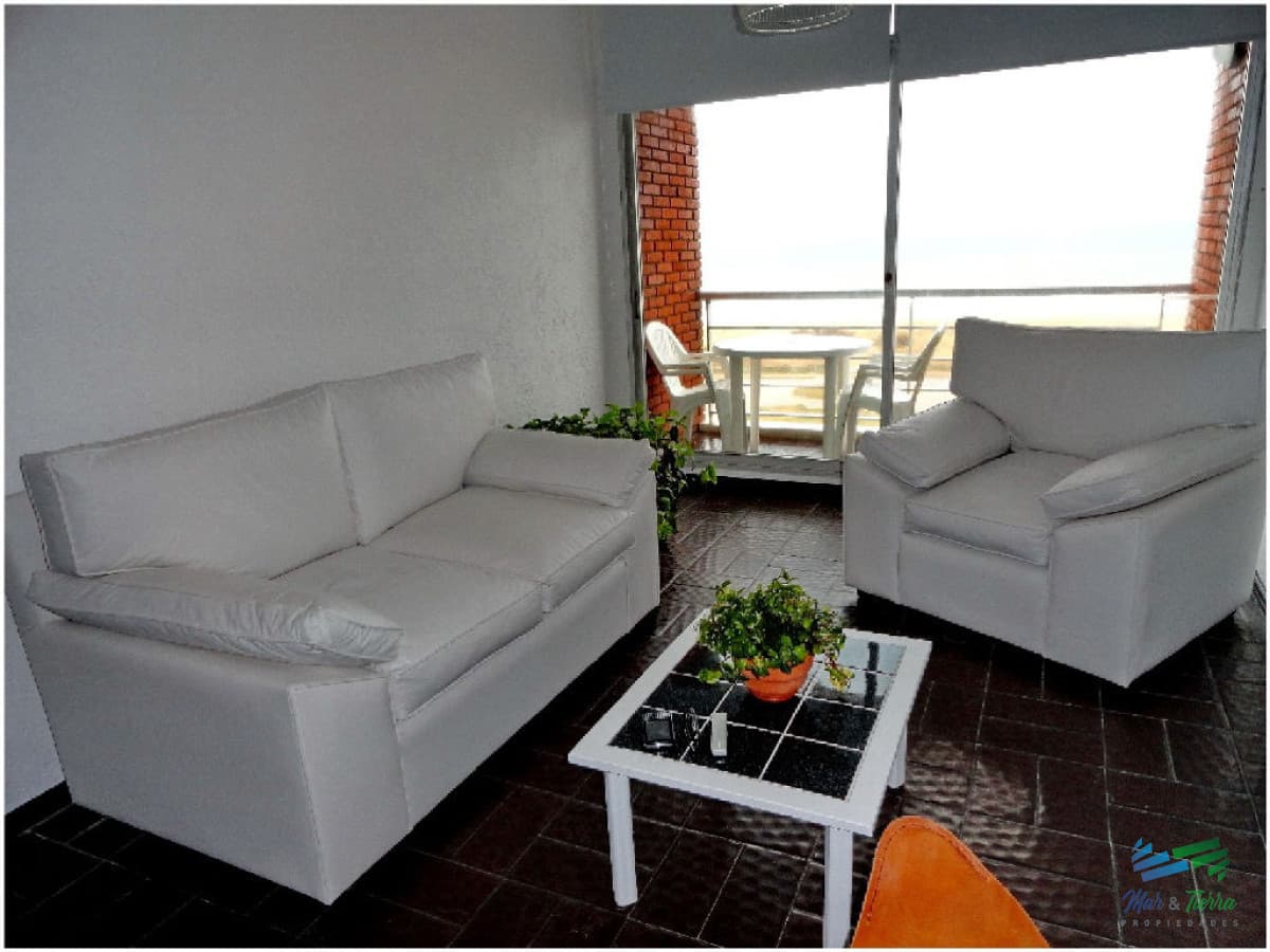 Apartamento en Brava, 2 dormitorios *
