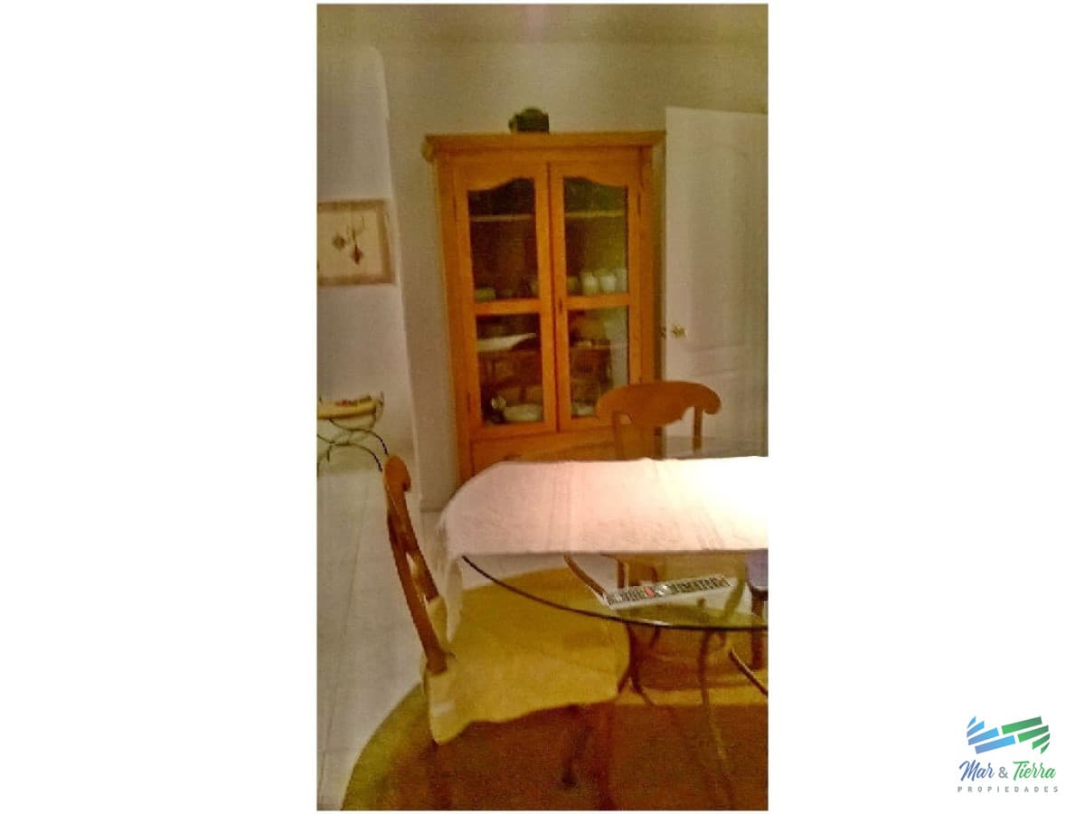 Vendo apartamento de 2 dormitorios enedificio con servicios con vista al mar, Punta del Este.