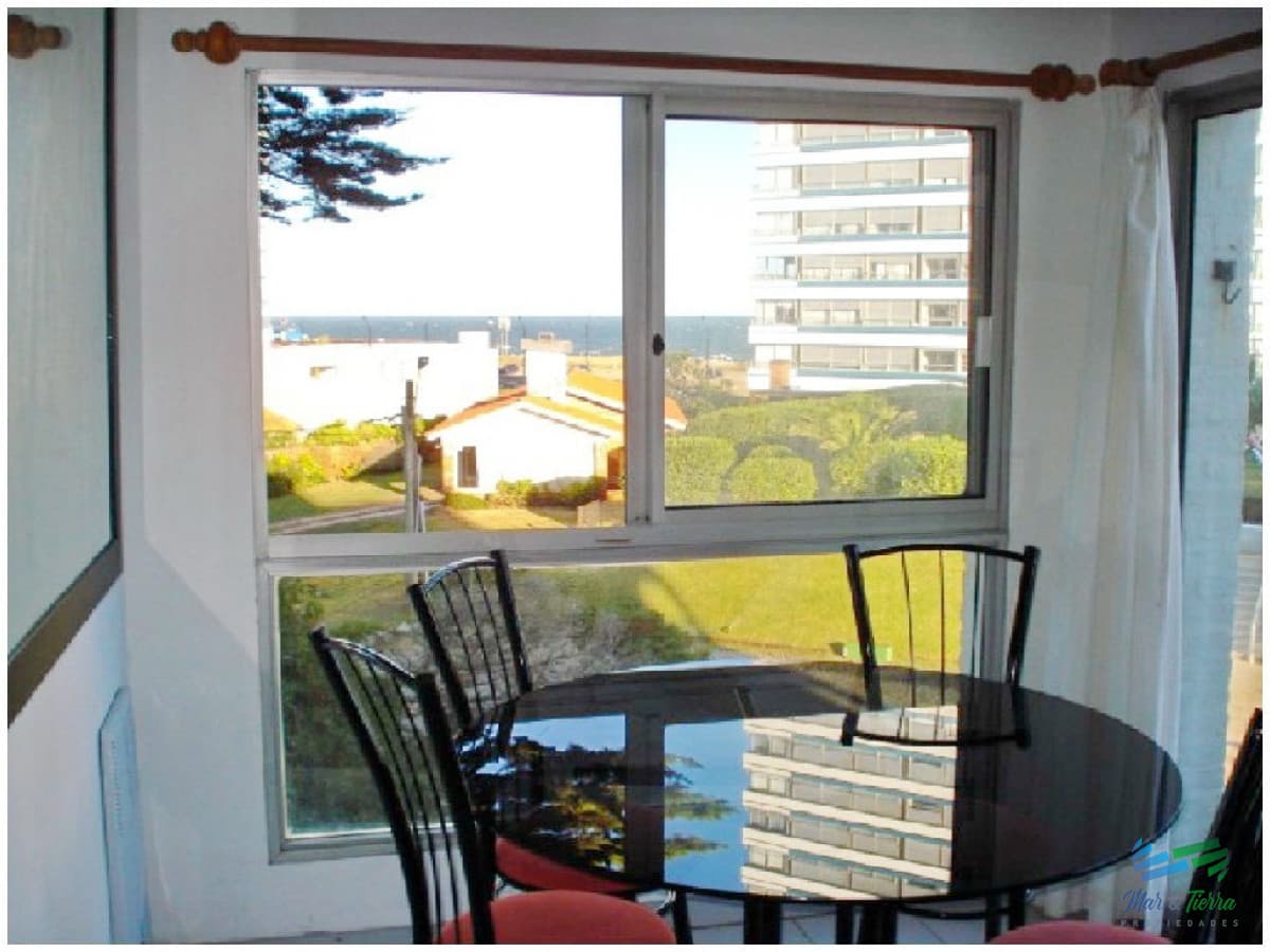 Apartamento en Brava, 2 dormitorios *