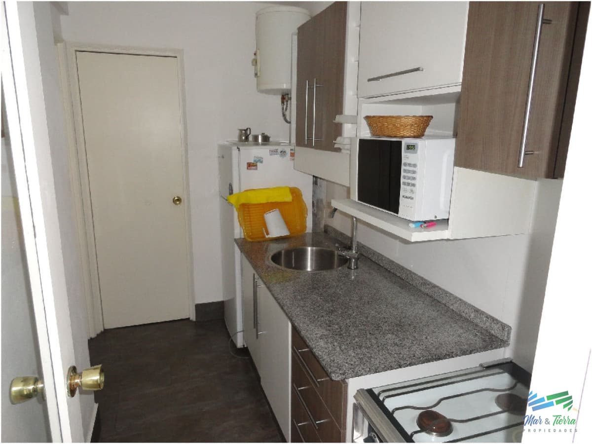 Apartamento en venta de 2 dormitorios reciclado en Peninsula, Punta del Este.