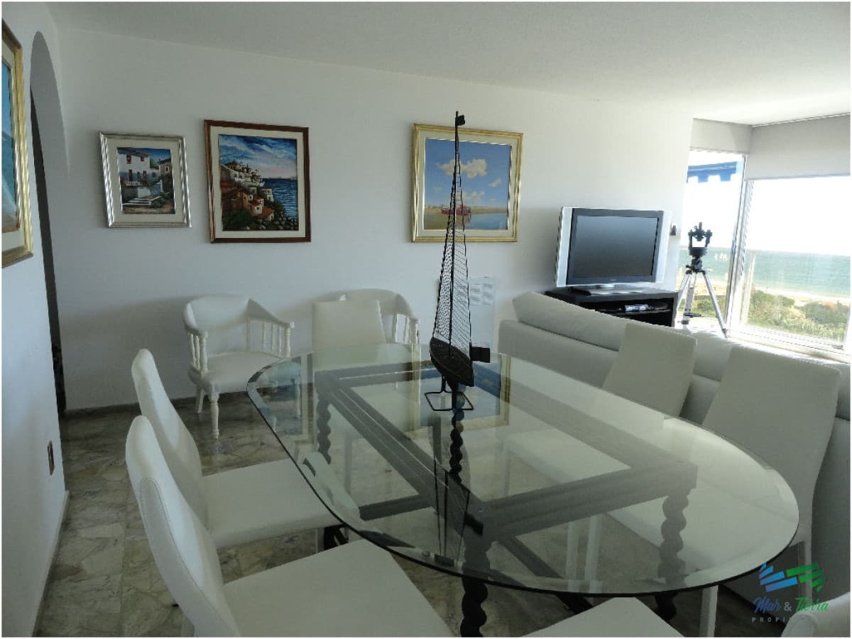 En Venta...Hermoso Apartamento en una de las torres tradicionales de la mansa!