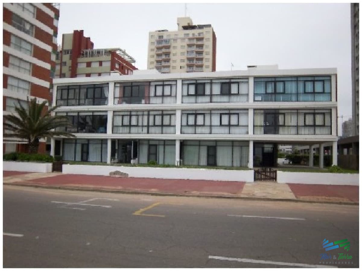 Apartamento en Brava, 3 dormitorios *