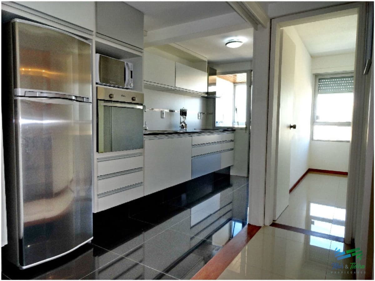 Apartamento en venta de 3 dormitorios en Peninsula, Punta del Este.