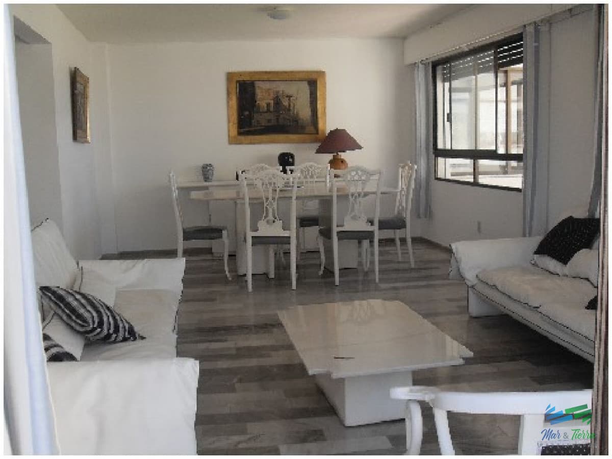 Apartamento en Brava, 3 dormitorios *
