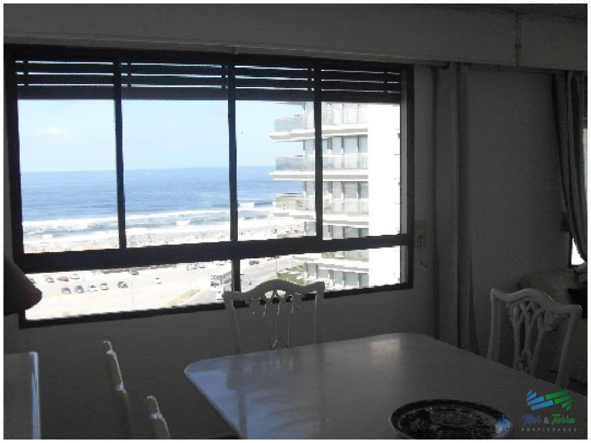 Apartamento en Brava, 3 dormitorios *