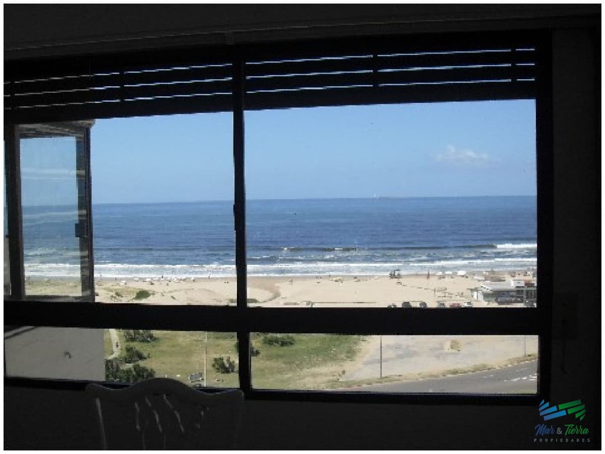 Apartamento en Brava, 3 dormitorios *
