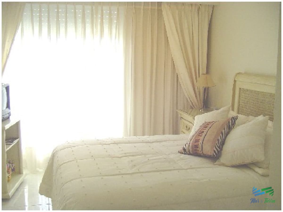 Apartamento en Alquiler y Venta, primera línea, vista franca al mar, Punta del Este