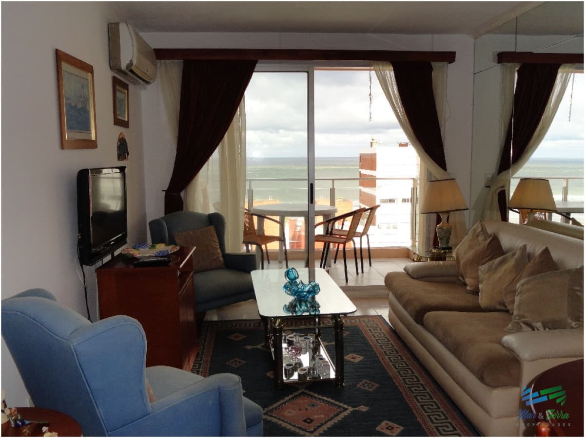 Apartamento en Brava, 2 dormitorios *
