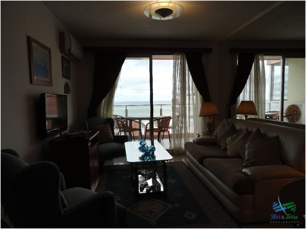 Apartamento en Brava, 2 dormitorios *